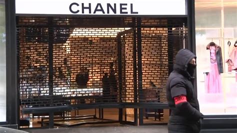 chanel boutique robbery.